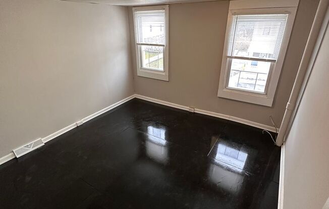 Recently Remodeled 2bd Home In East York!