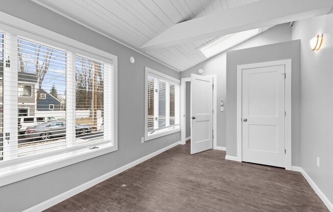 3 beds, 1 bath, 1,300 sqft, $3,250, Unit 9 Monarch Way Apt 101