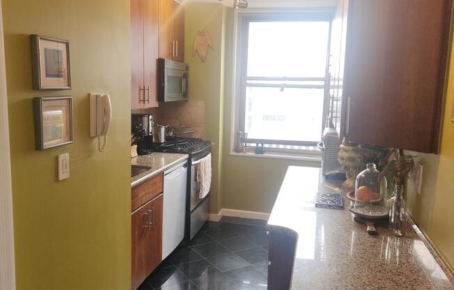 301 E 79 ST
