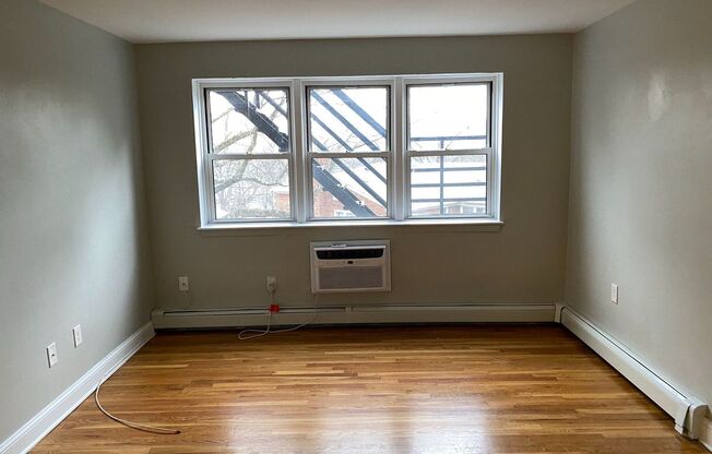 1 bed, 1 bath, $2,050, Unit 1083 1D