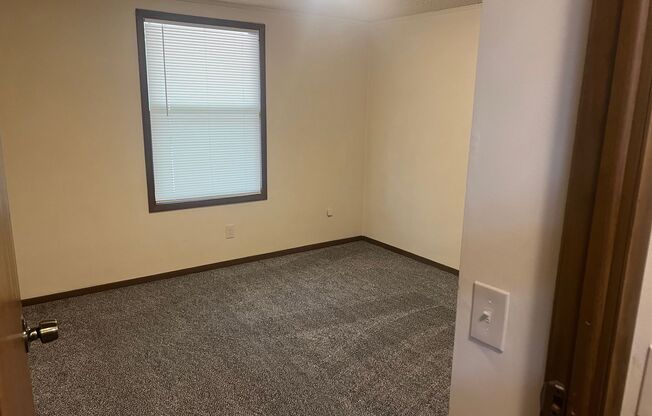 2 beds, 1 bath, $1,295, Unit 506