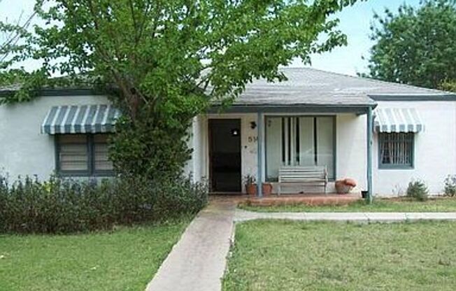 **Spacious 3-Bedroom Home in Tempe**