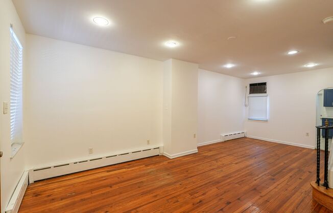 2 beds, 1 bath, $1,495