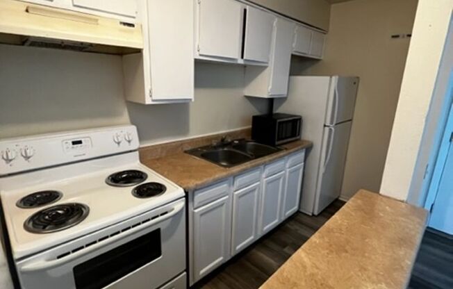 2579 - 3601 Yucca Dr NW