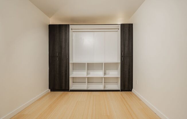 1 bed, 1 bath, 727 sqft, $1,695, Unit 203
