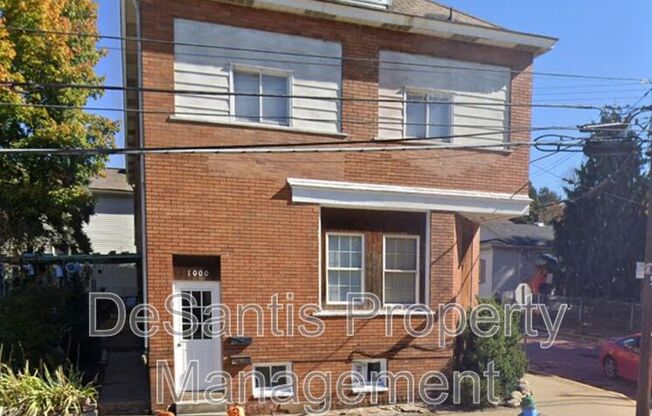 1000 DUSS AVE