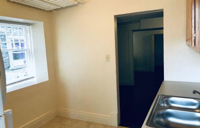 1 bed, 1 bath, 650 sqft, $1,095, Unit 39