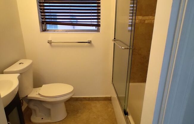 Studio, 1 bath, 450 sqft, $1,830