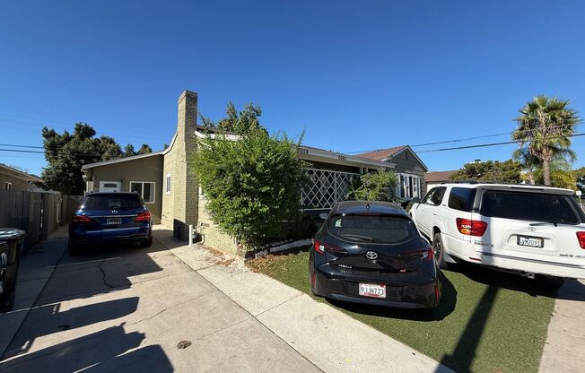 7BD/4BA w/ Driveway Parking and Backyard!