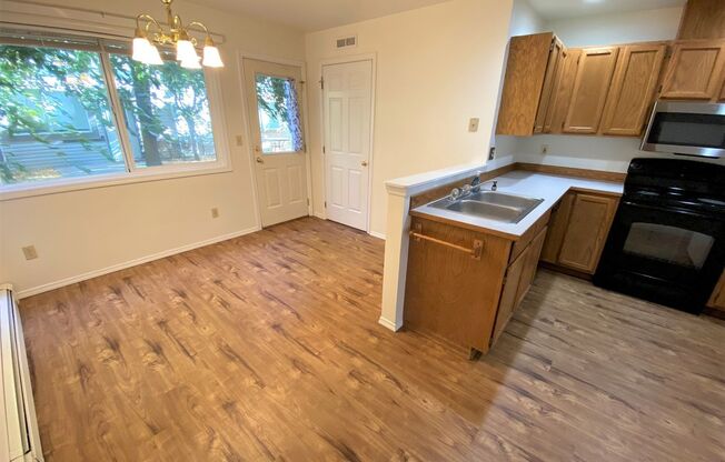 2 Bed 1.5 Bath Condo! W/S/G/Lawn Care Included!