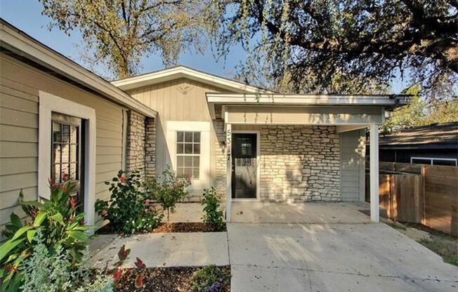 Cool home in East Austin - Don't Miss this one - Perfect for Roommates!