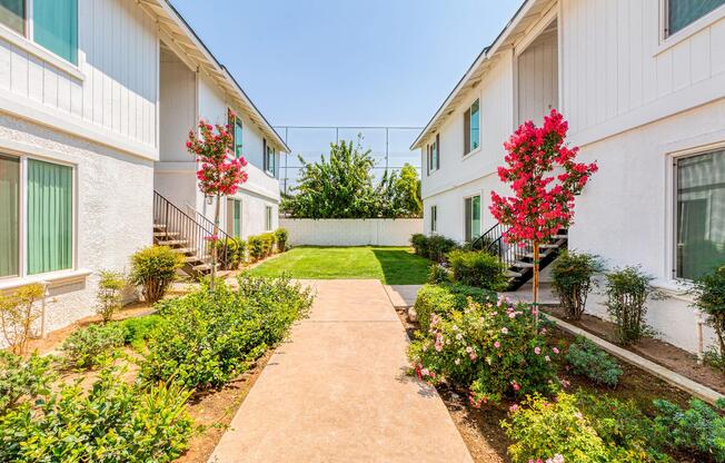Community Sidewalk with Lawn.jpg