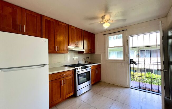Waikiki: 1 Bed, 1 Bath Apartment