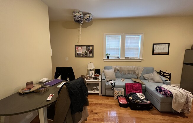 1 bed, 1 bath, $2,800, Unit 1R