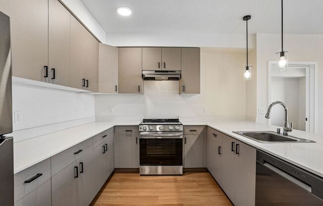 2 beds, 2 baths, 938 sqft, $2,325, Unit 215