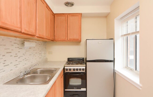 3825 PINE GRV