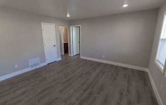 2 beds, 1 bath, $1,125, Unit A