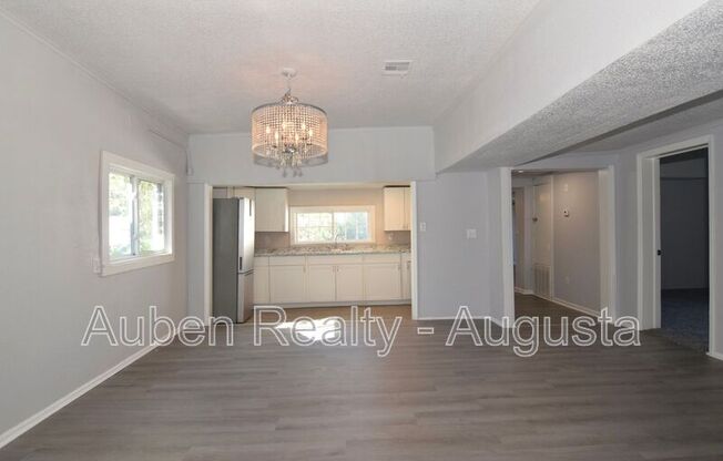 1015 8 ST