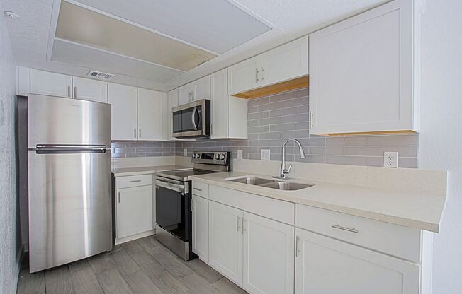 13211 N. 21st - SRN 13205-13207-13209 (3 Bed)