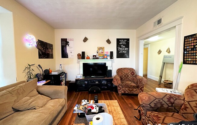 229 CHESTNUT HL AVE