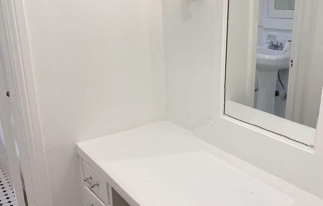 Studio, 1 bath, 500 sqft, $1,695, Unit 209