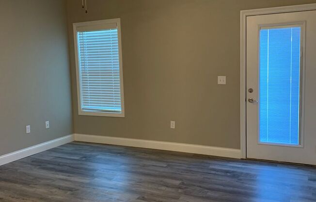 1 bed, 1 bath, 695 sqft, $715, Unit 411