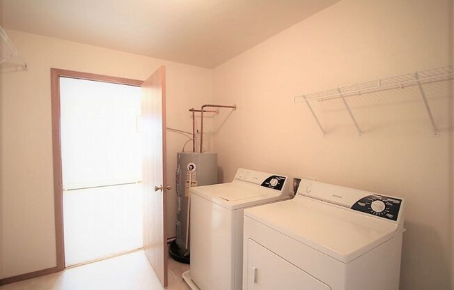 2 beds, 1 bath, 1,075 sqft, $1,445, Unit 1608-01