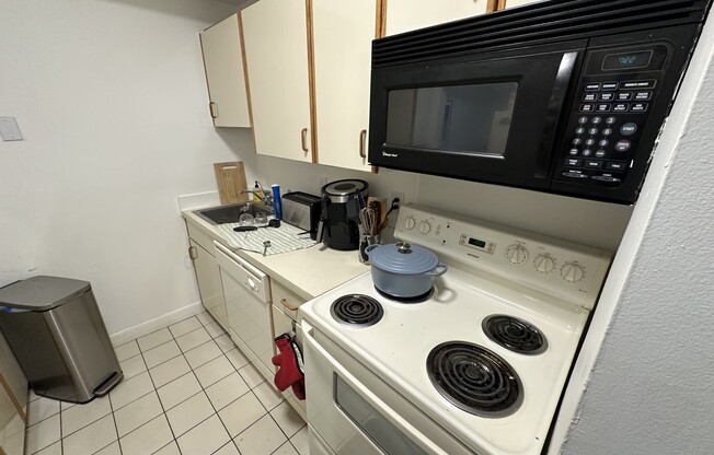 72 Euston Rd Apt 205