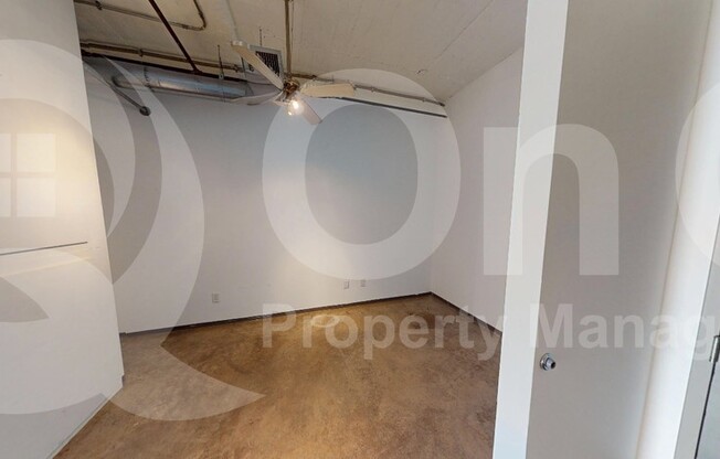 1 bed, 1 bath, 1,039 sqft, $1,649, Unit 911