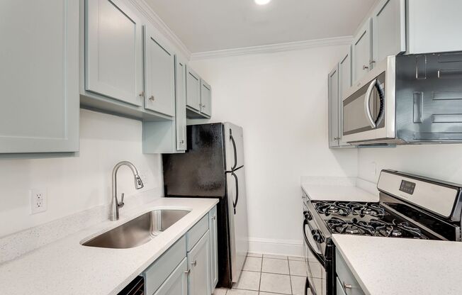 1 bed, 1 bath, 800 sqft, $1,695, Unit 733-10