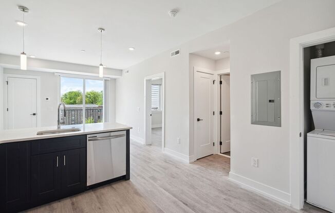 1 bed, 1 bath, 597 sqft, $1,650, Unit D02