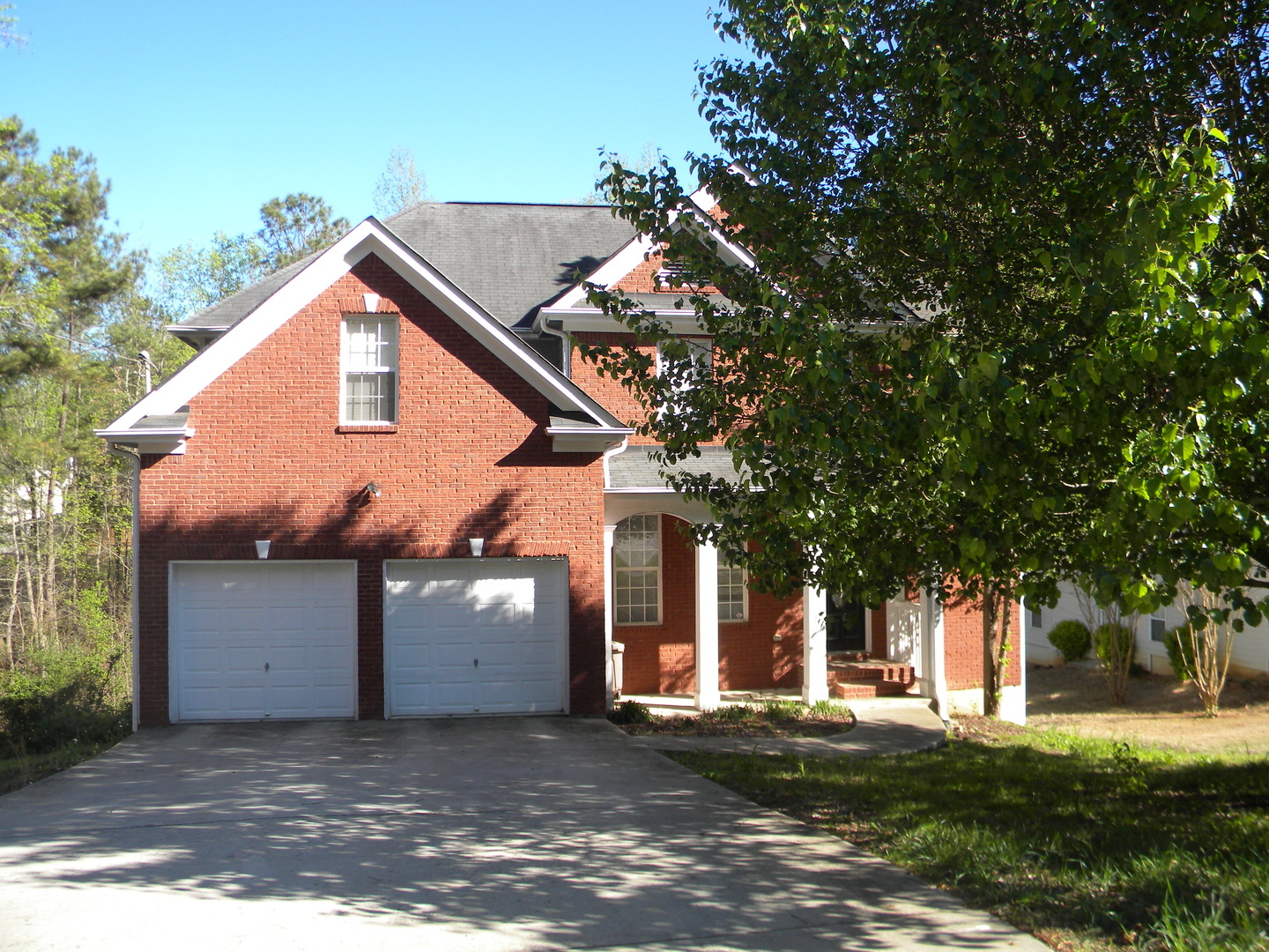 Home For The Holidays!!  Huge 4 Bedroom/3 Bath Home Available In Perfect Lithonia Location!!!