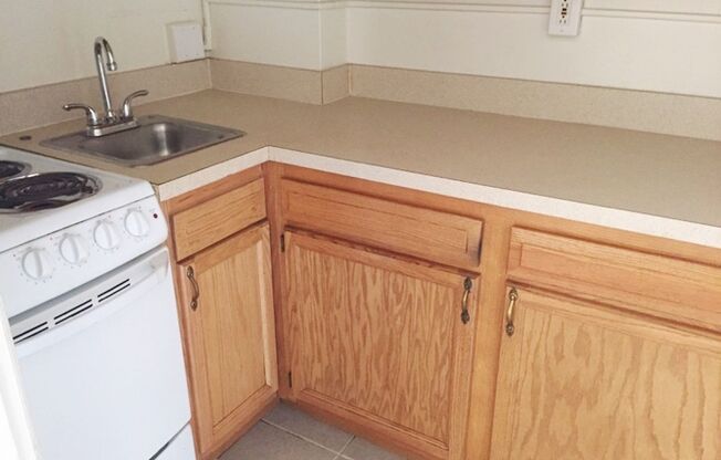 Studio, 1 bath, 240 sqft, $1,100, Unit 212A