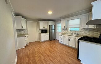 3 beds, 1 bath, $995