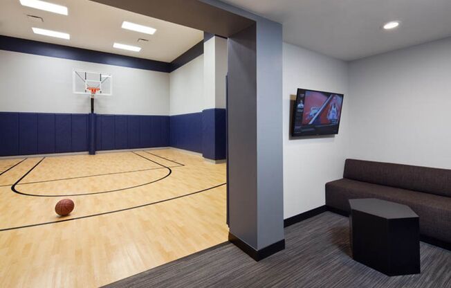 1 bed, 1 bath, 829 sqft, $1,665, Unit 906
