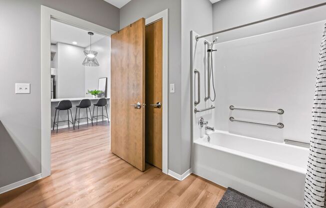 2 beds, 1 bath, 873 sqft, $1,510, Unit 2309