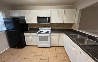2 beds, 2 baths, $1,330, Unit Unit 622