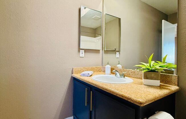 1 bed, 1 bath, $1,300, Unit # 1034