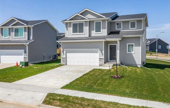 Charming 3 Bedroom Home in Urbandale