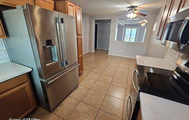 Well maintained 3 bedroom 2 bath charming home Free rent OAC