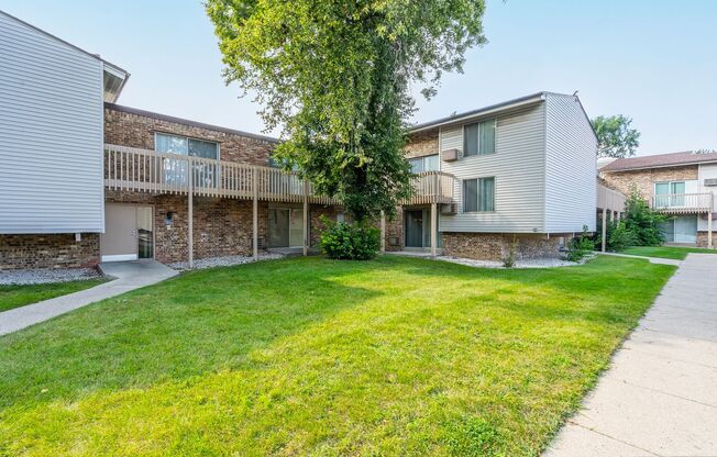 3 beds, 1.5 baths, 1,100 sqft, $1,399, Unit 5010 - 203