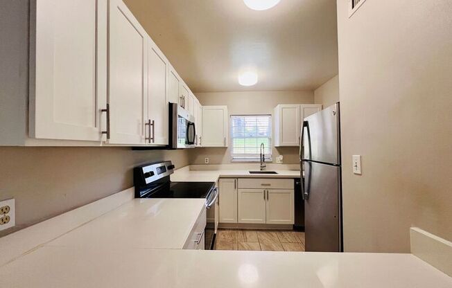 1335 VILLA LN