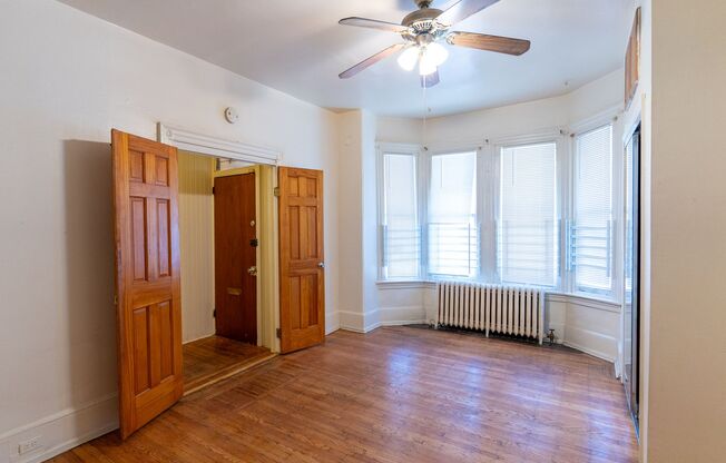 2 beds, 1 bath, $1,200, Unit APARTMENT 1