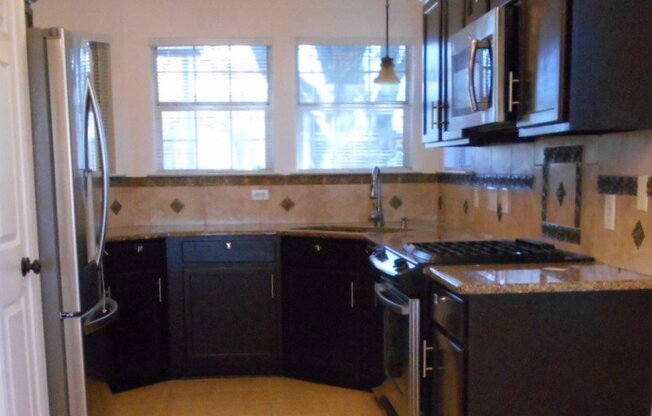 PFLUGERVILLE - 3 BED SFH   **2wks free rent qualified app & lease through 5/31/27**
