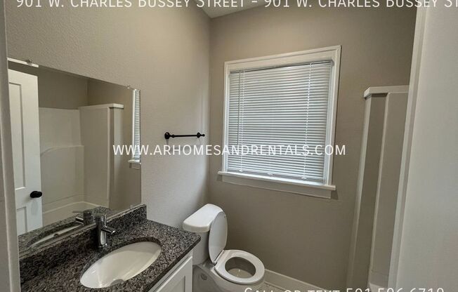 1 bed, 1 bath, 686 sqft, $895