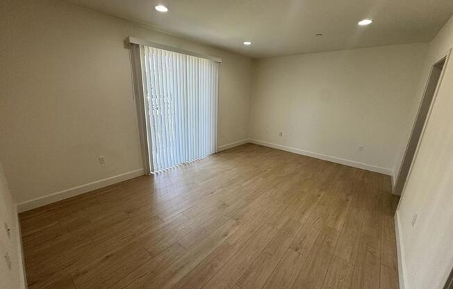 3 beds, 2.5 baths, 1,500 sqft, $3,200, Unit 102