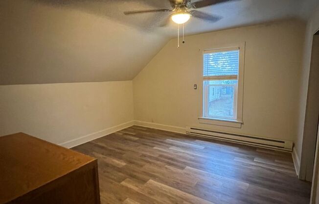 3 beds, 1 bath, $1,350