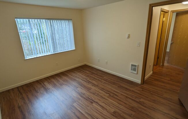 2 beds, 1 bath, 750 sqft, $1,195, Unit 20