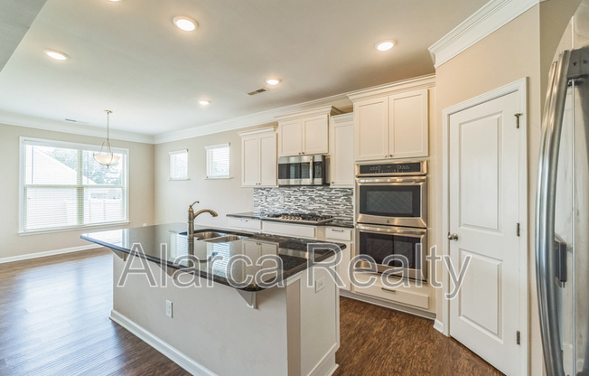 152 SUGGS ML DR
