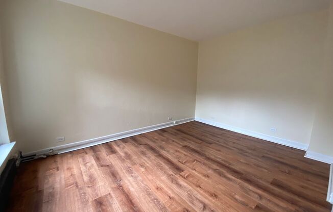 1 bed, 1 bath, 572 sqft, $1,510, Unit Old King Edward 86